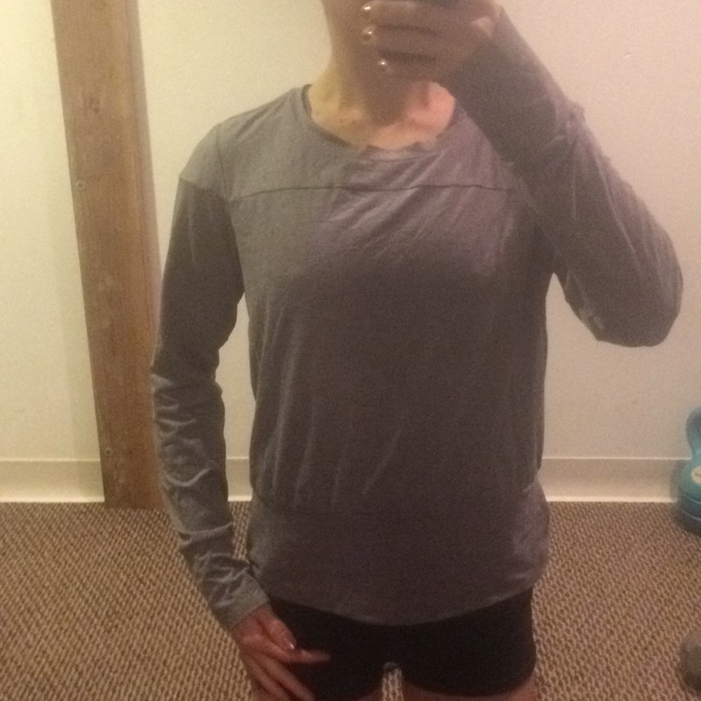 Lucy top with thumb holes
